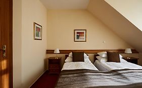 Fleur De Lis Hotel